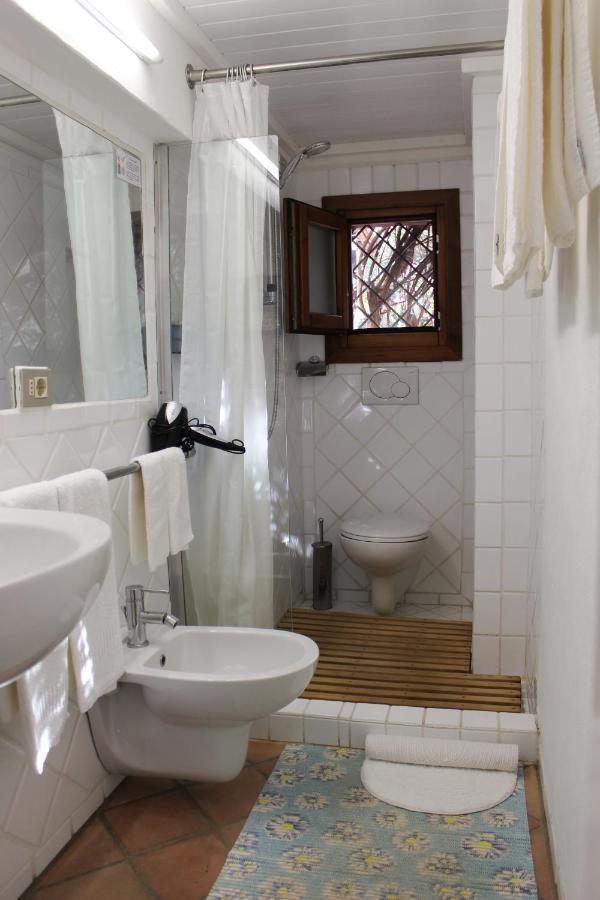 B&B Le Corti Di Aloa San Pantaleo Extérieur photo