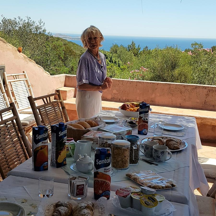 B&B Le Corti Di Aloa San Pantaleo Extérieur photo
